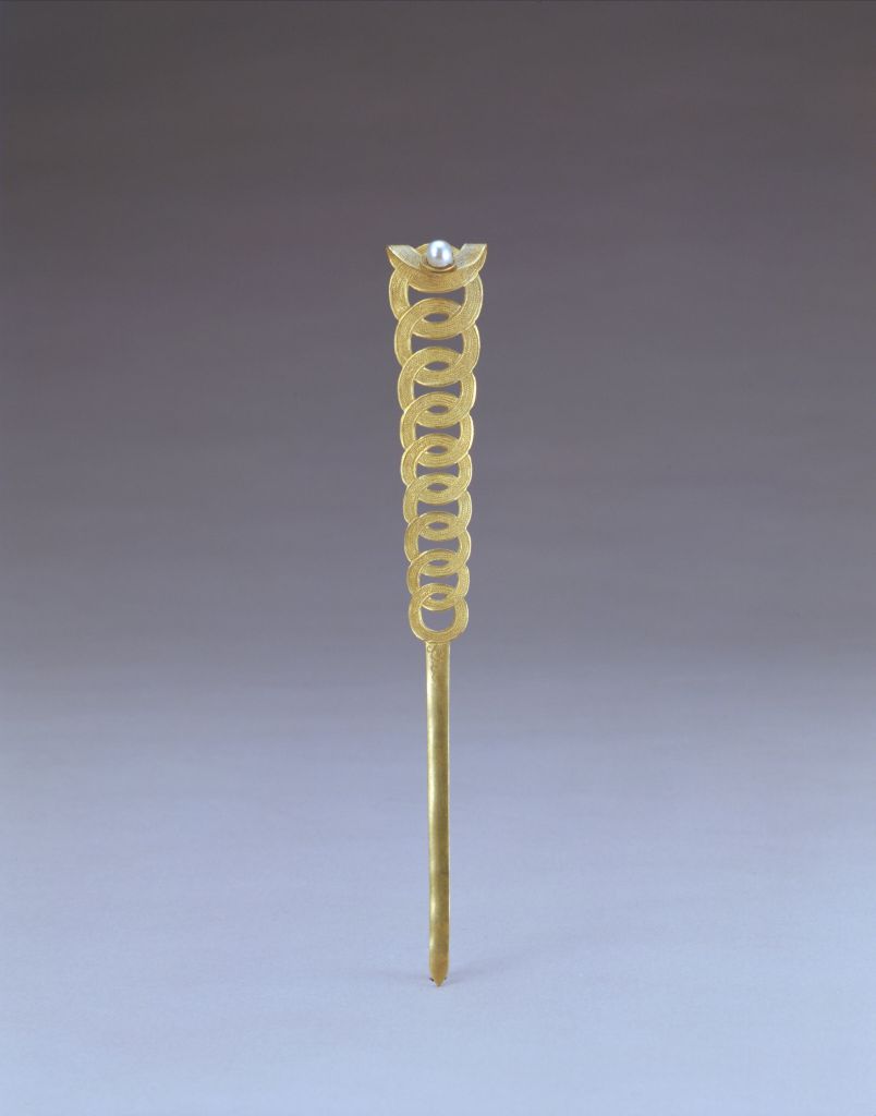 图片[1]-Gold chisel chain flower hairpin-China Archive